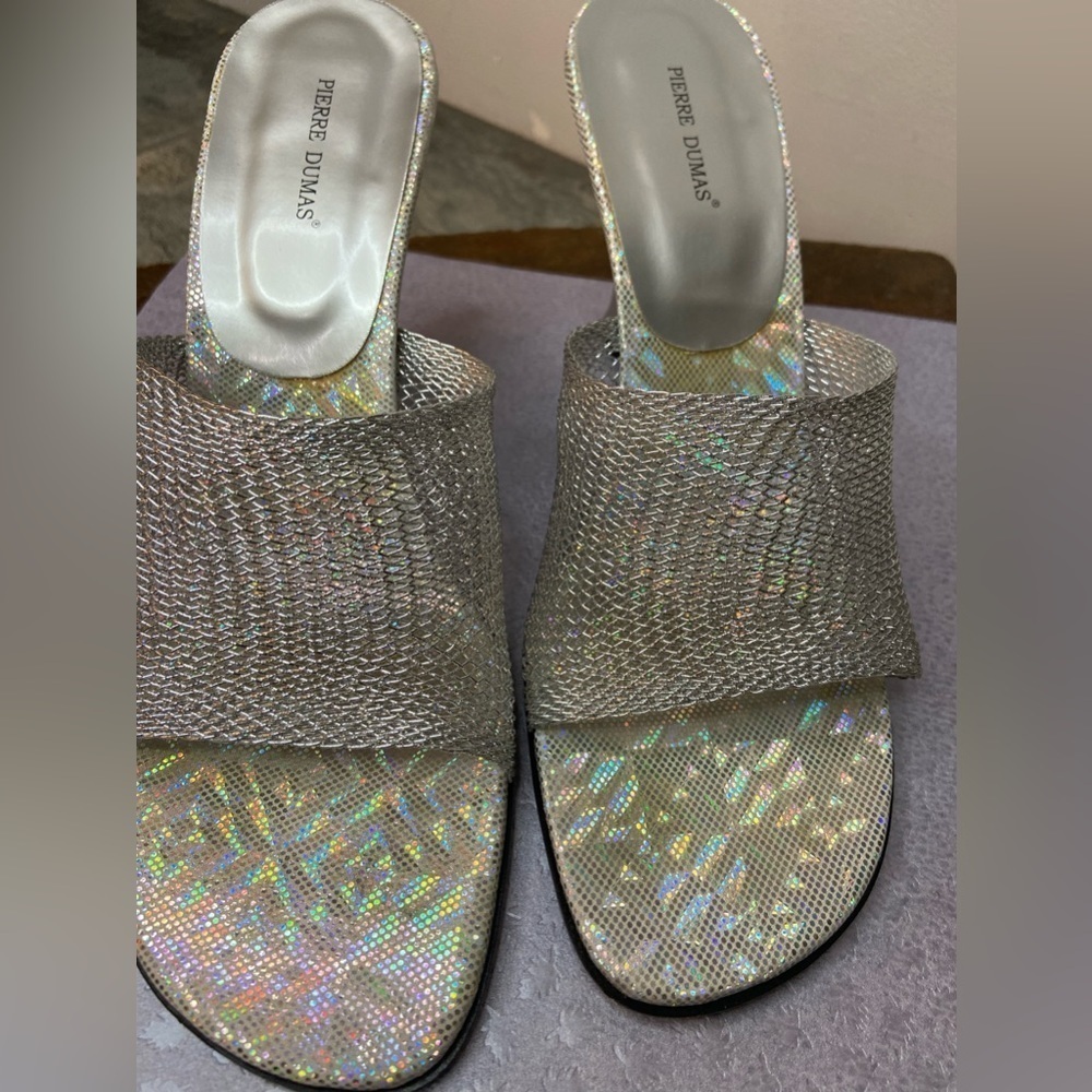 Pierre Dumas~Iridescent Insole w/Wire Mesh-Look Slide Sandal~Wedge~Silver~Size 9 - Picture 10 of 13